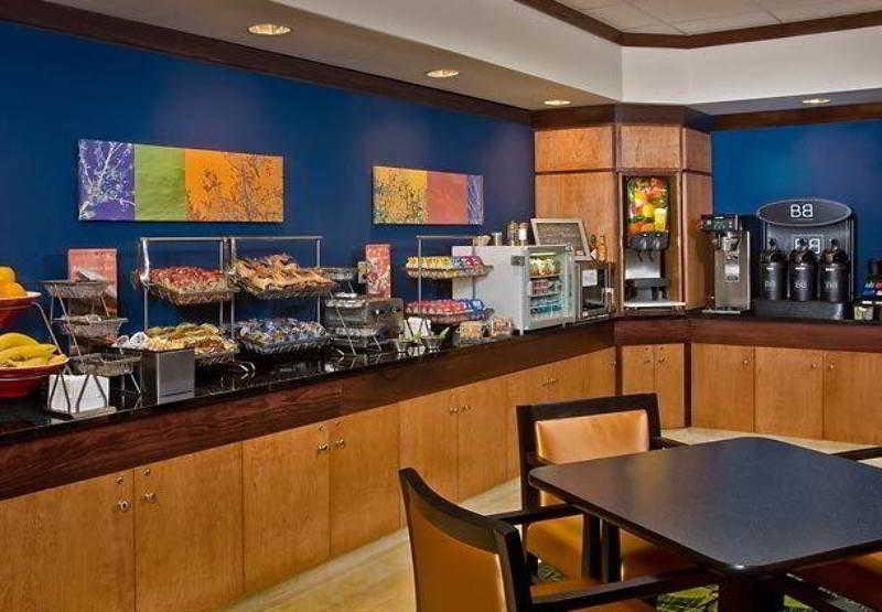 Fairfield Inn And Suites By Marriott Oklahoma City Airport Εστιατόριο φωτογραφία